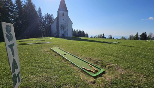 Igranje minigolfa na Ruški koči z EPEKO!